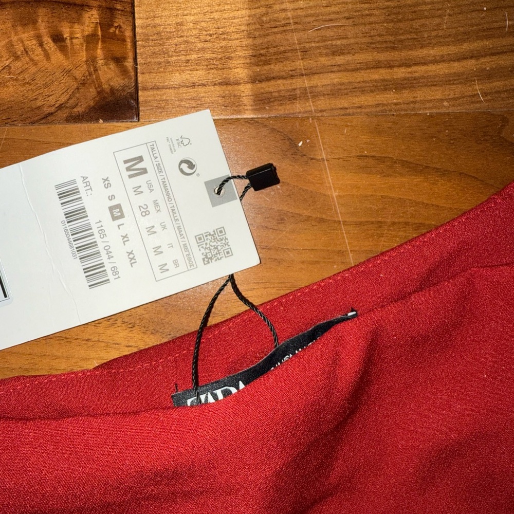 NEW W/ TAG ZARA SKIRT RED - Picture 2 of 2